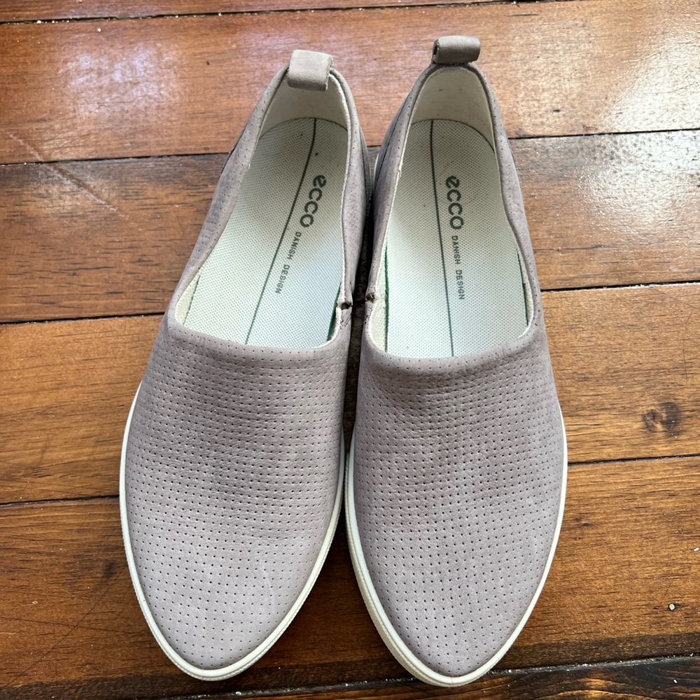 Ecco Women's Flats in Taupe - Picture 2 of 6